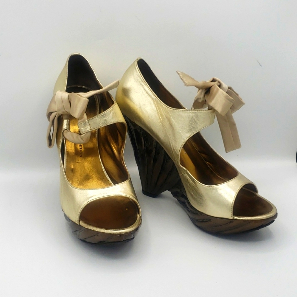 Giuseppe Zanotti size 9 1/2 COLOR GOLD 100% AUTHENTIC NO BOX
